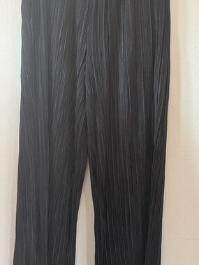 Black Pleated Wide-Leg Trousers